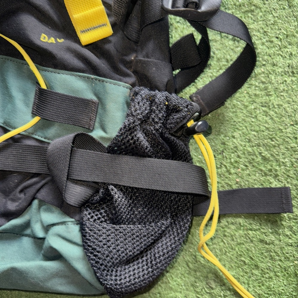 MOUNTAINSMITH Black/Yellow Lumbar‎ Waist Fanny Day Pack Bag Hiking - Picture 3 of 9